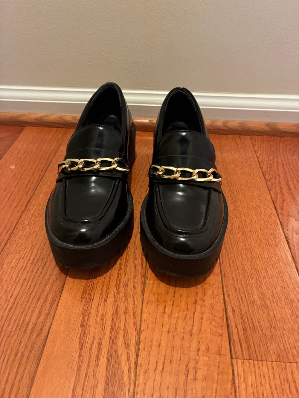 Nine West Black Patent Platform Loafers with Gold Chain